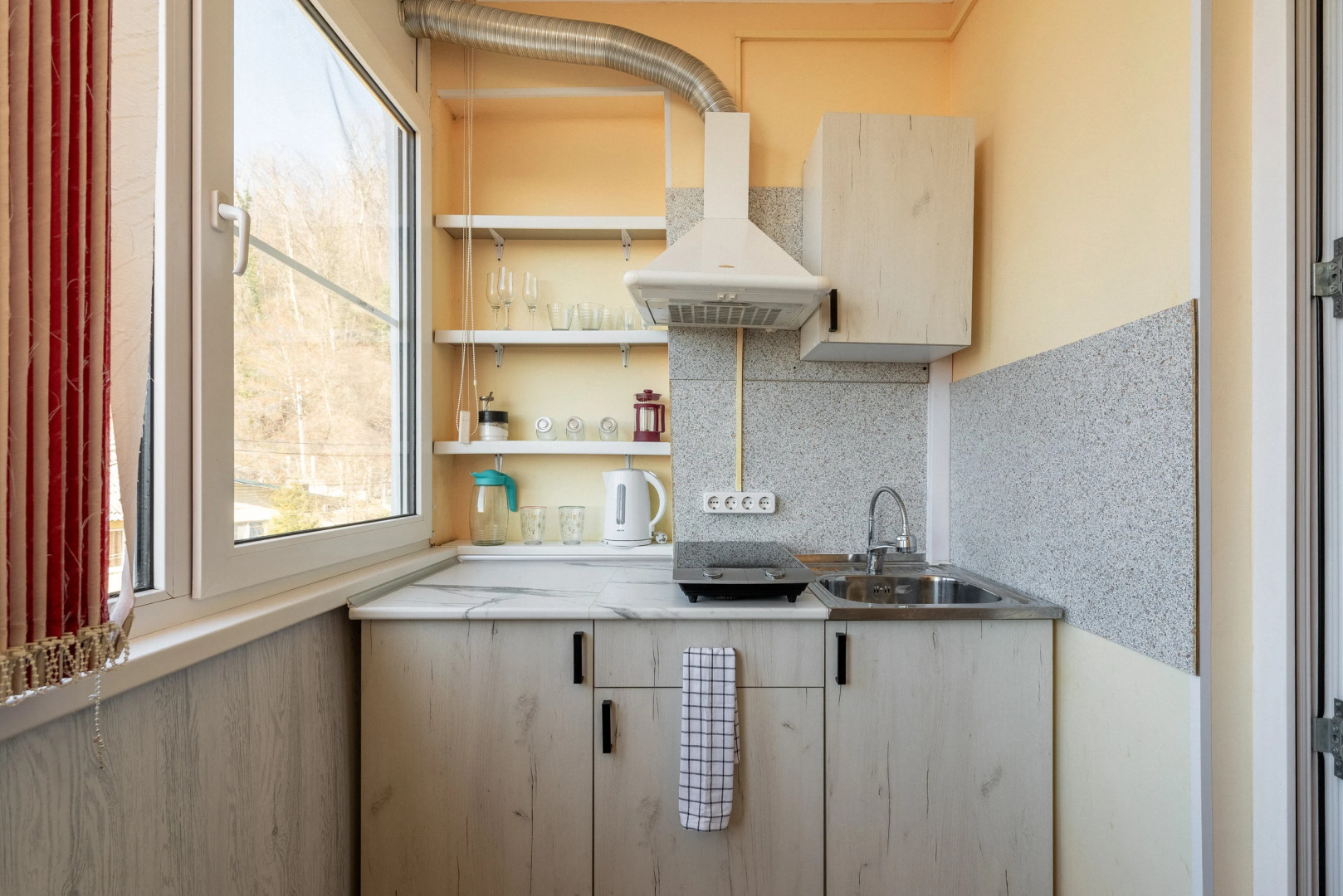 Квартира студия небольшая и комфортная в мкр. Кудепста