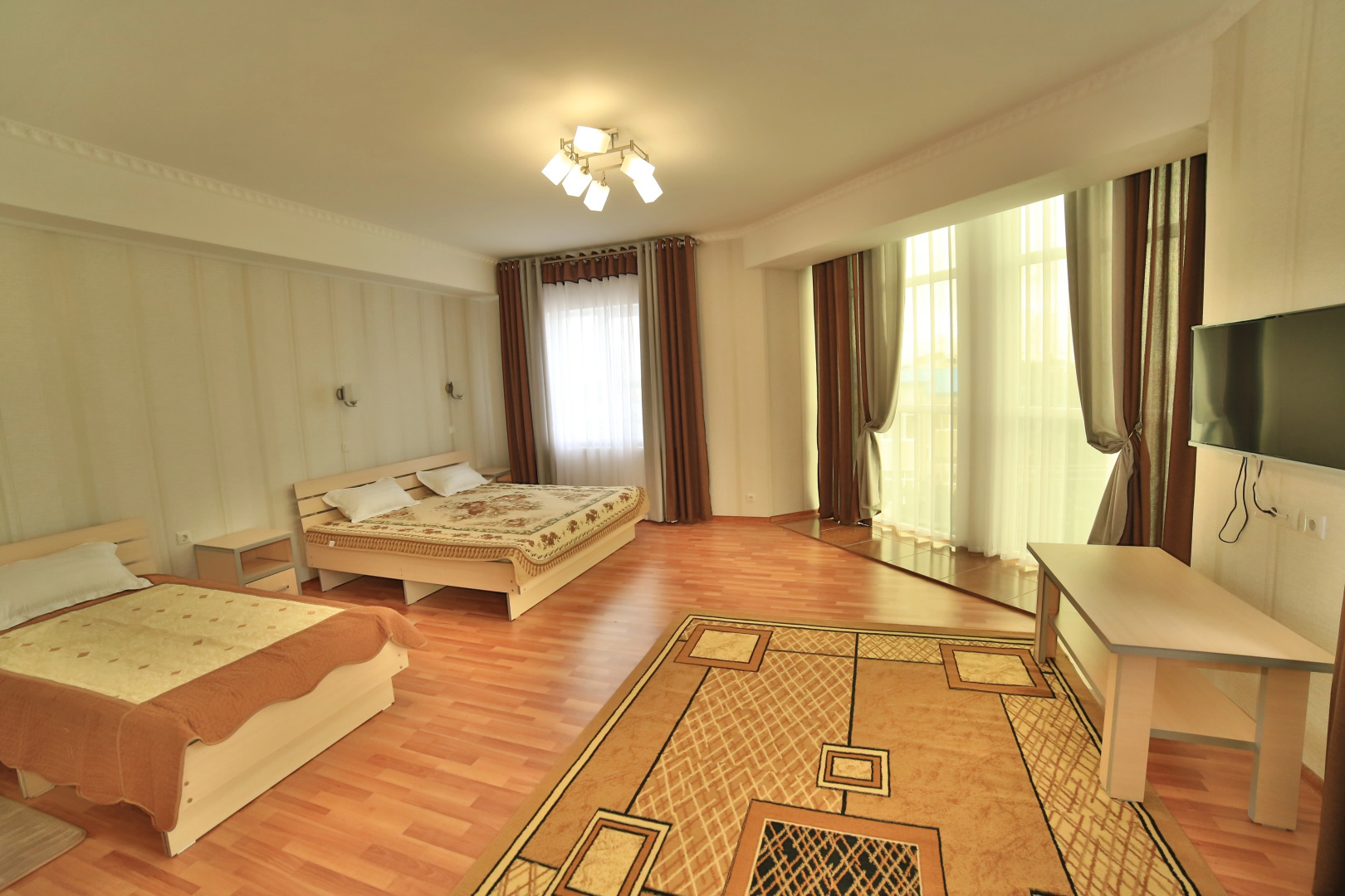 Отель Караван