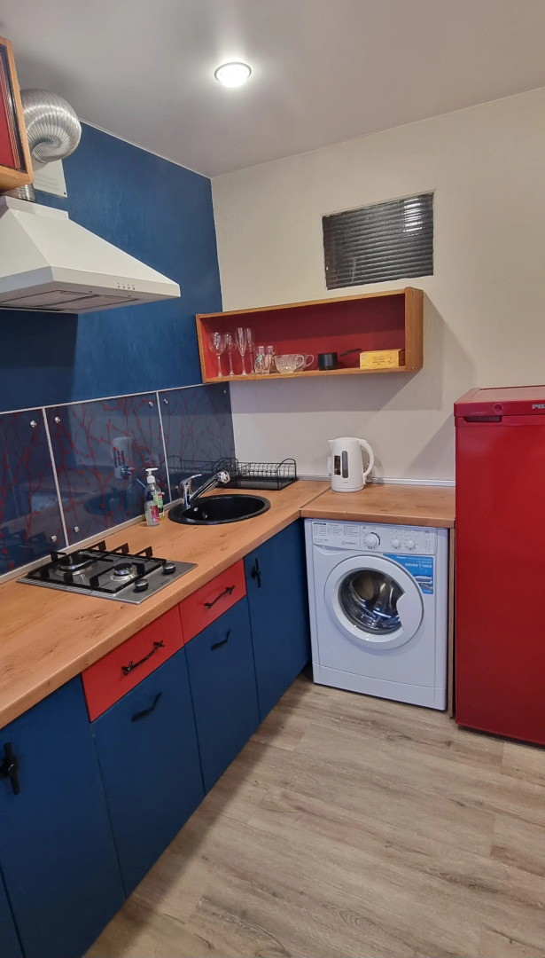 Апартаменты Apartment overlooking the library