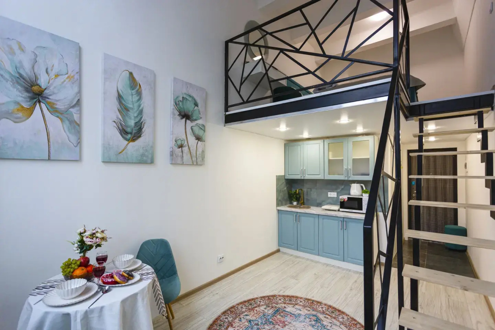 Квартира двухэтажная на Оптическом проезде 1