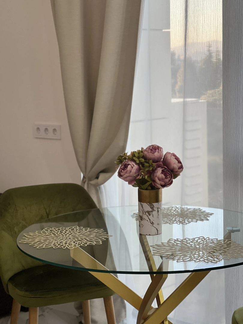 S Basseynom ZHK Metropol Apartments