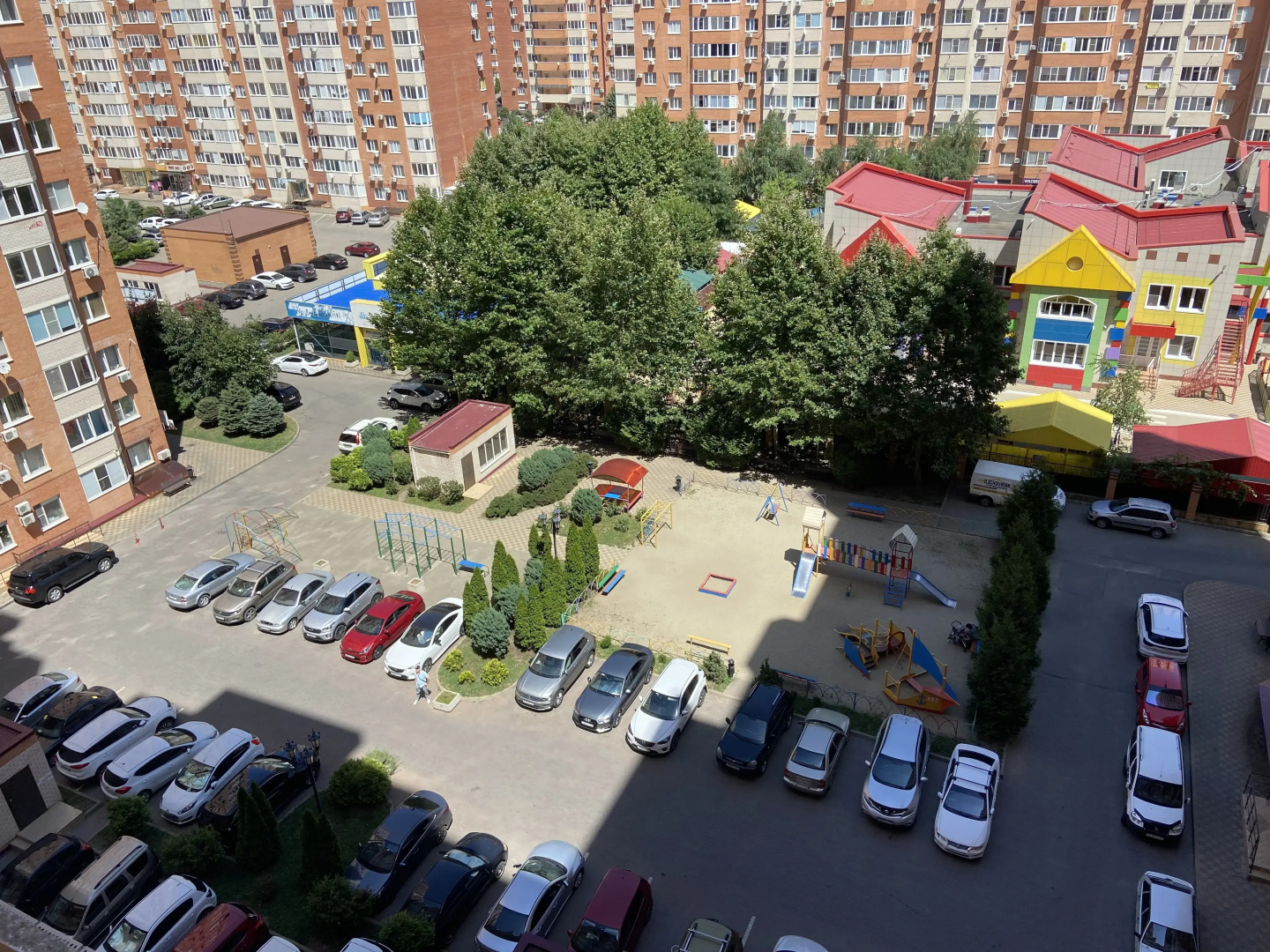Квартира Вместительная у парка Галицкого от Комфорт и Точка