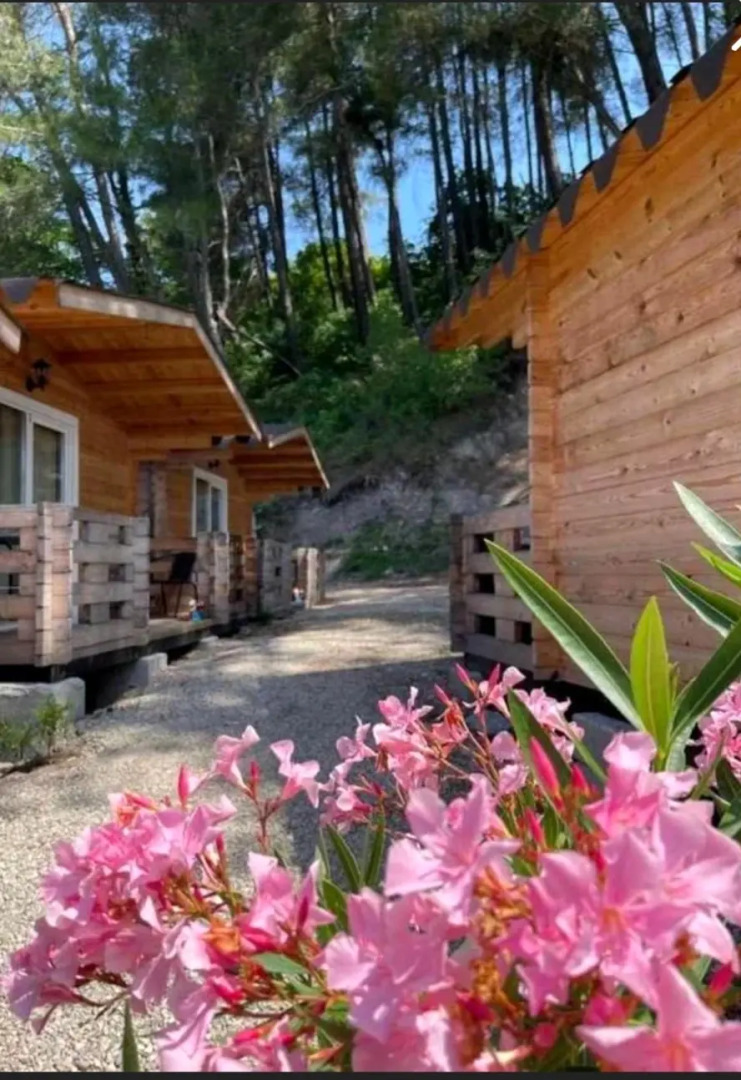 База отдыха Коттеджи на берегу моря