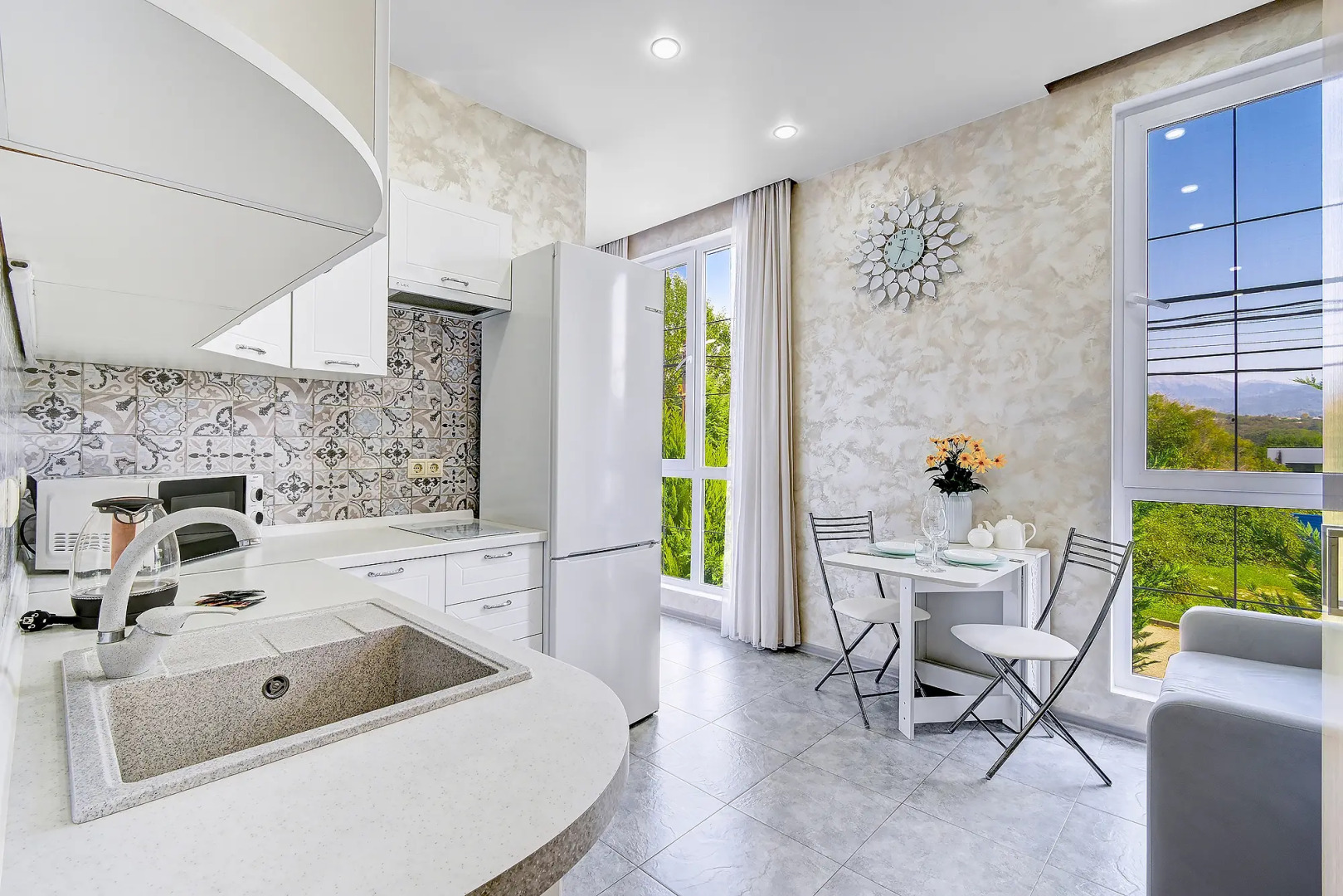 Квартира с балконом и видом на горы №16 Я на Море