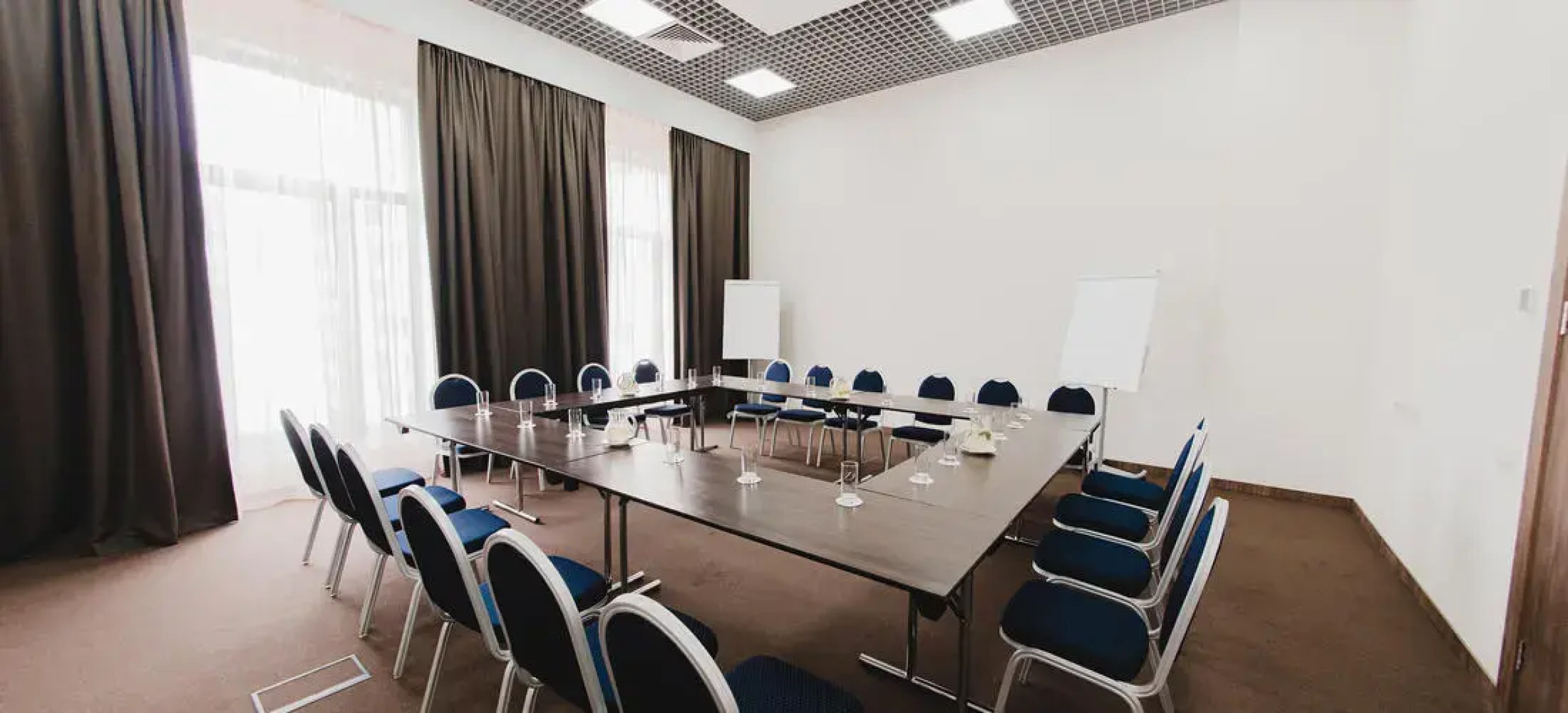 Отель Skypoint Gamma Delta Alfa