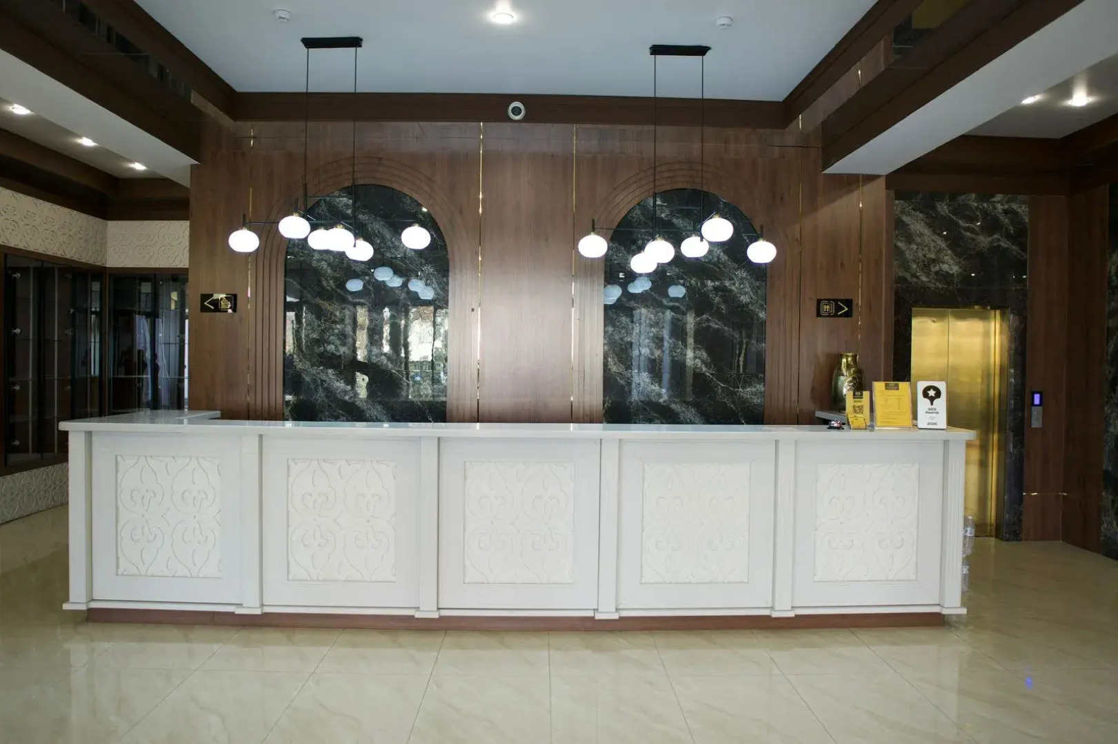 Отель Шахристан