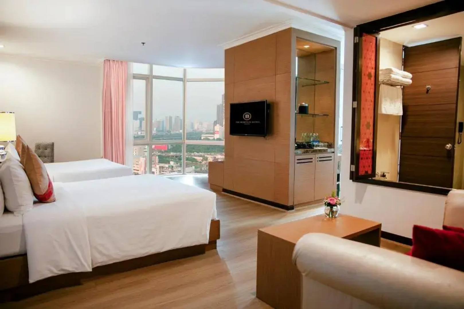 Отель The Berkeley Hotel Pratunam