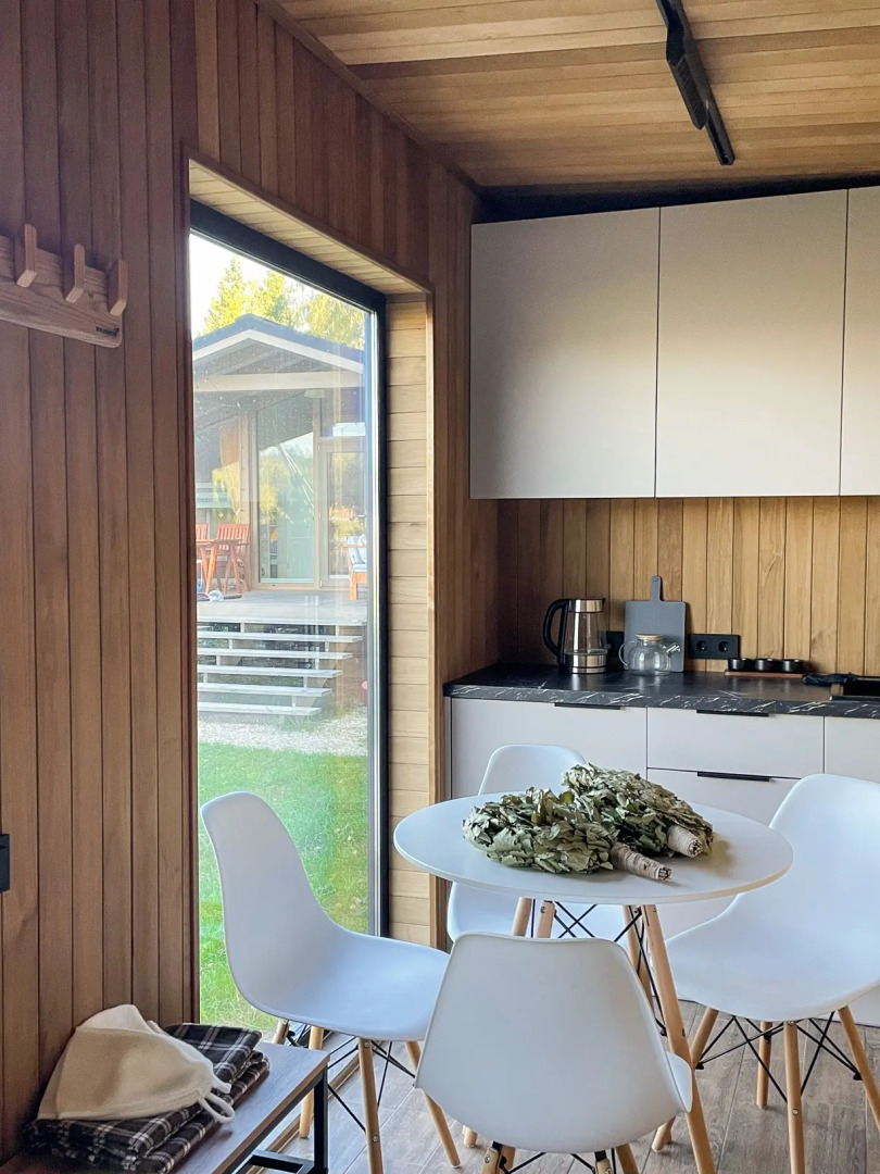 Частный дом с баней и чаном у воды и леса