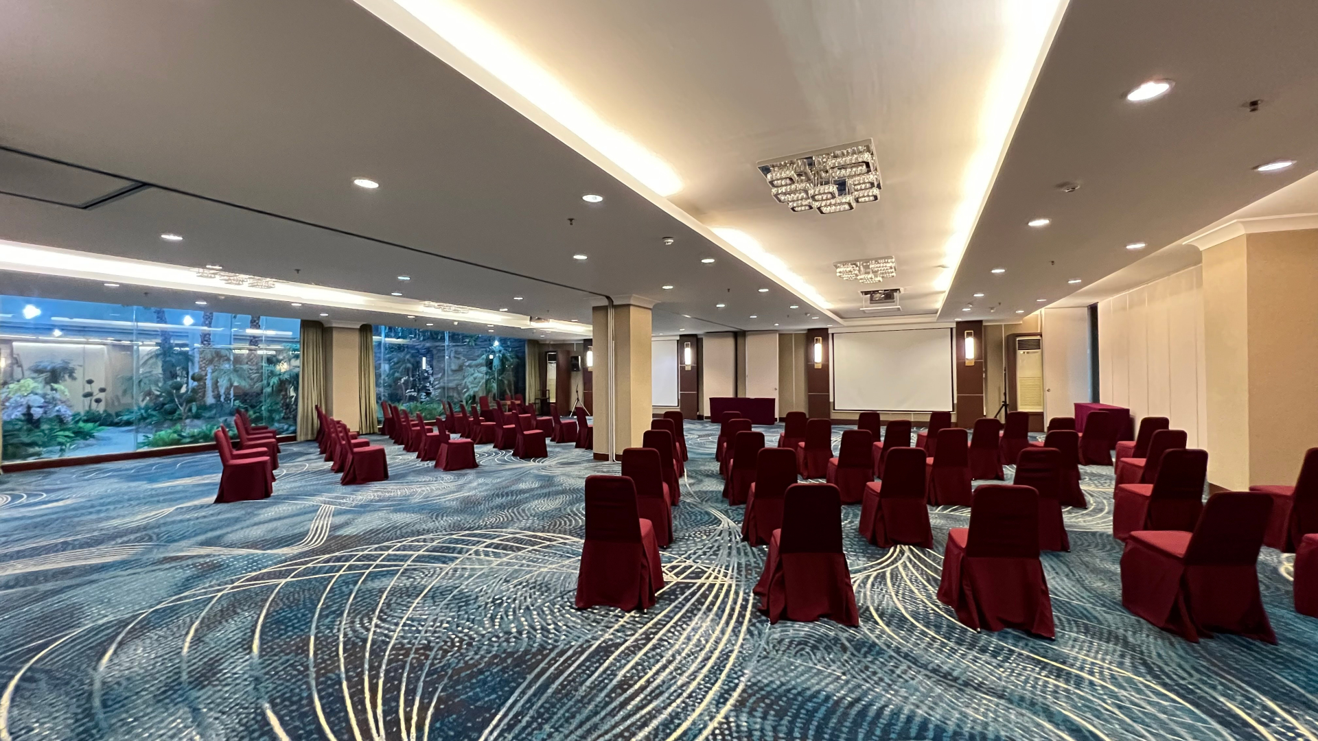 Отель Aston Tropicana