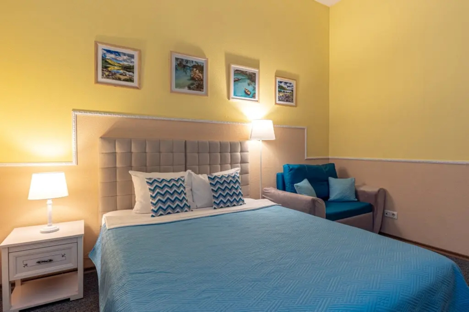 Отель Искра