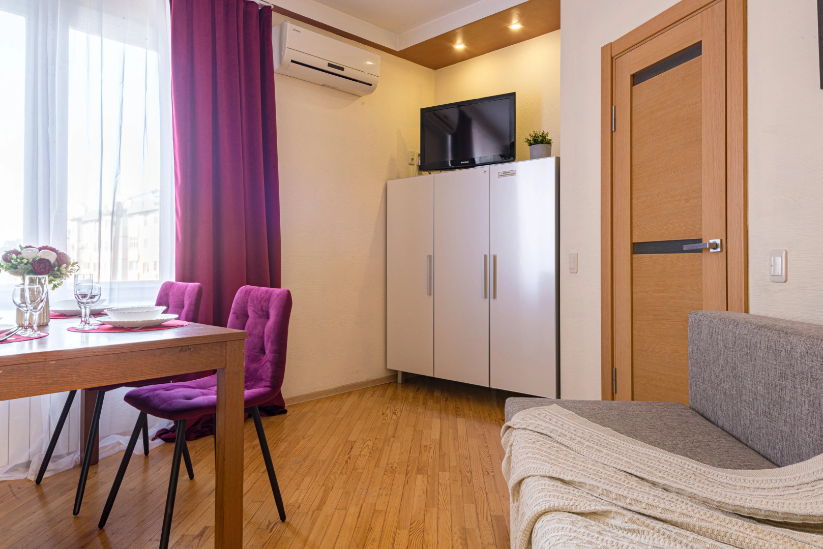 Квартира 2-к просторная в престижном тихом мкр. по Юрьева 8/7 от RentAp, 6 сп.мест