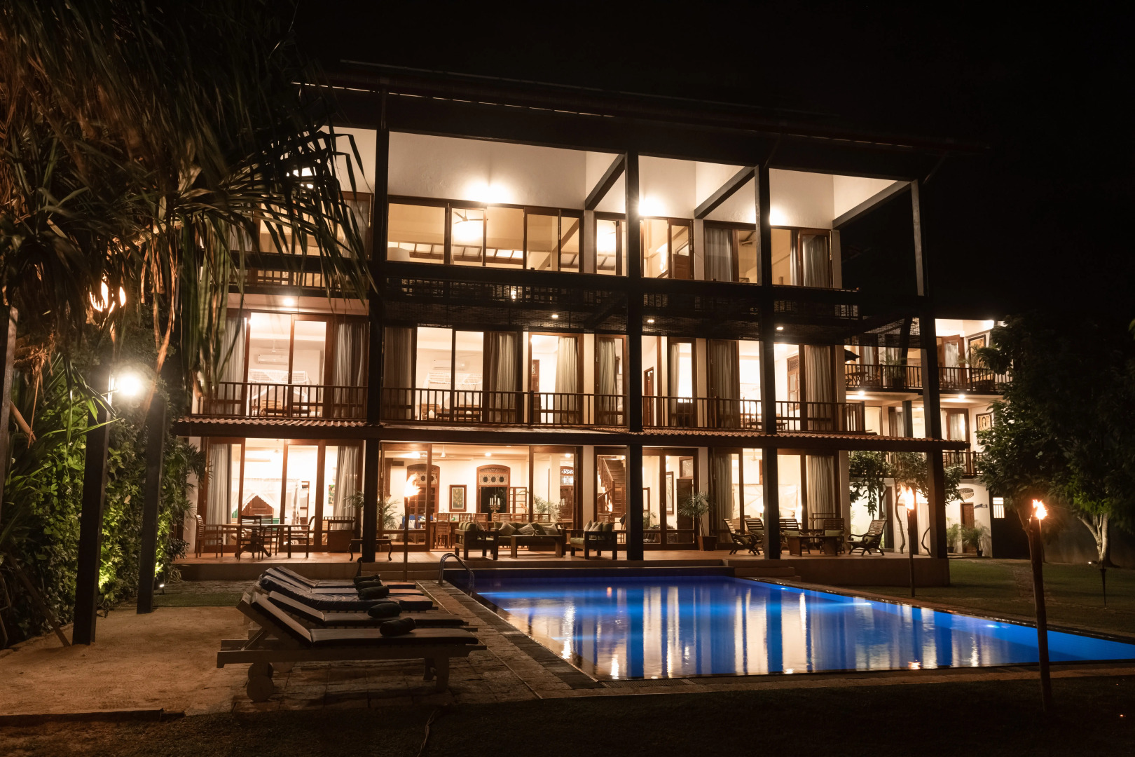 Вилла South Point Ocean 8 bedroom beach front