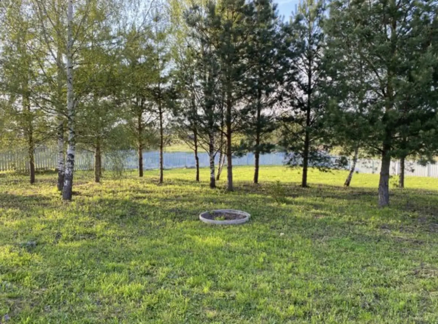 Частный дом у речки для семейного отдыха