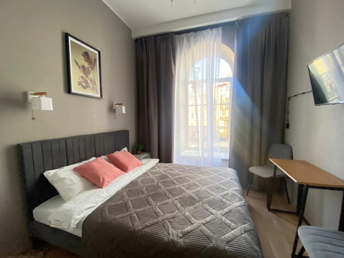 Квартира New Horizon Nevskiy 91 вид на главную улицу Петербурга из вашего окна