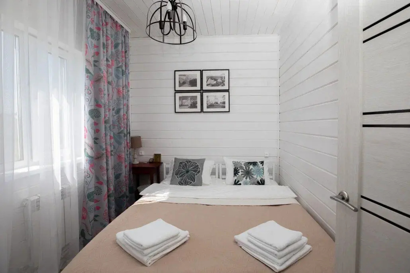 Частный дом стильный рядом с источником