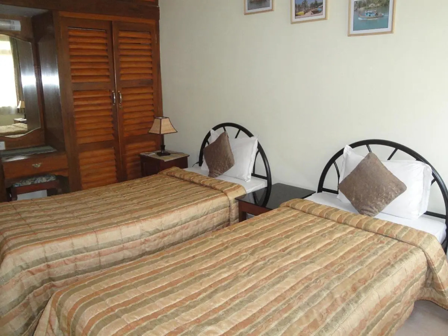 Отель Sandray Luxury Resorts