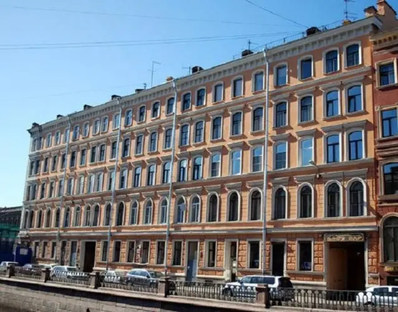 Апартаменты SAMOцвет на набережной канала Грибоедова 49