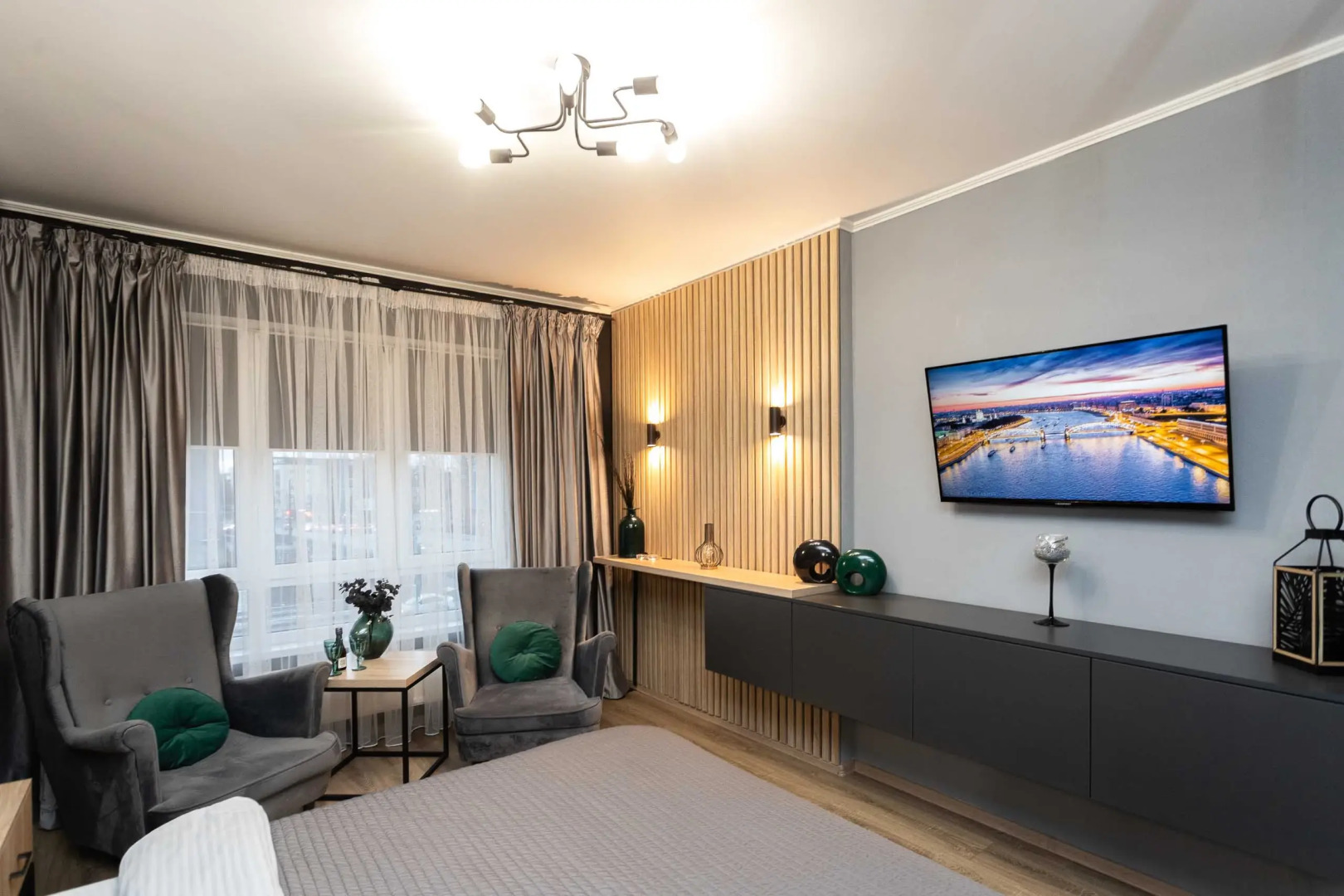 Квартира класса комфорт плюс с видом на реку в центре Рыбной деревни, остров Канта