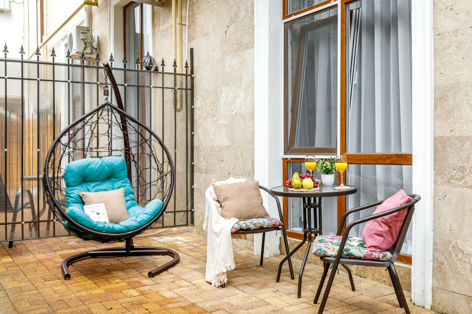 Апартаменты с Собственным Двориком от Home Group apartments