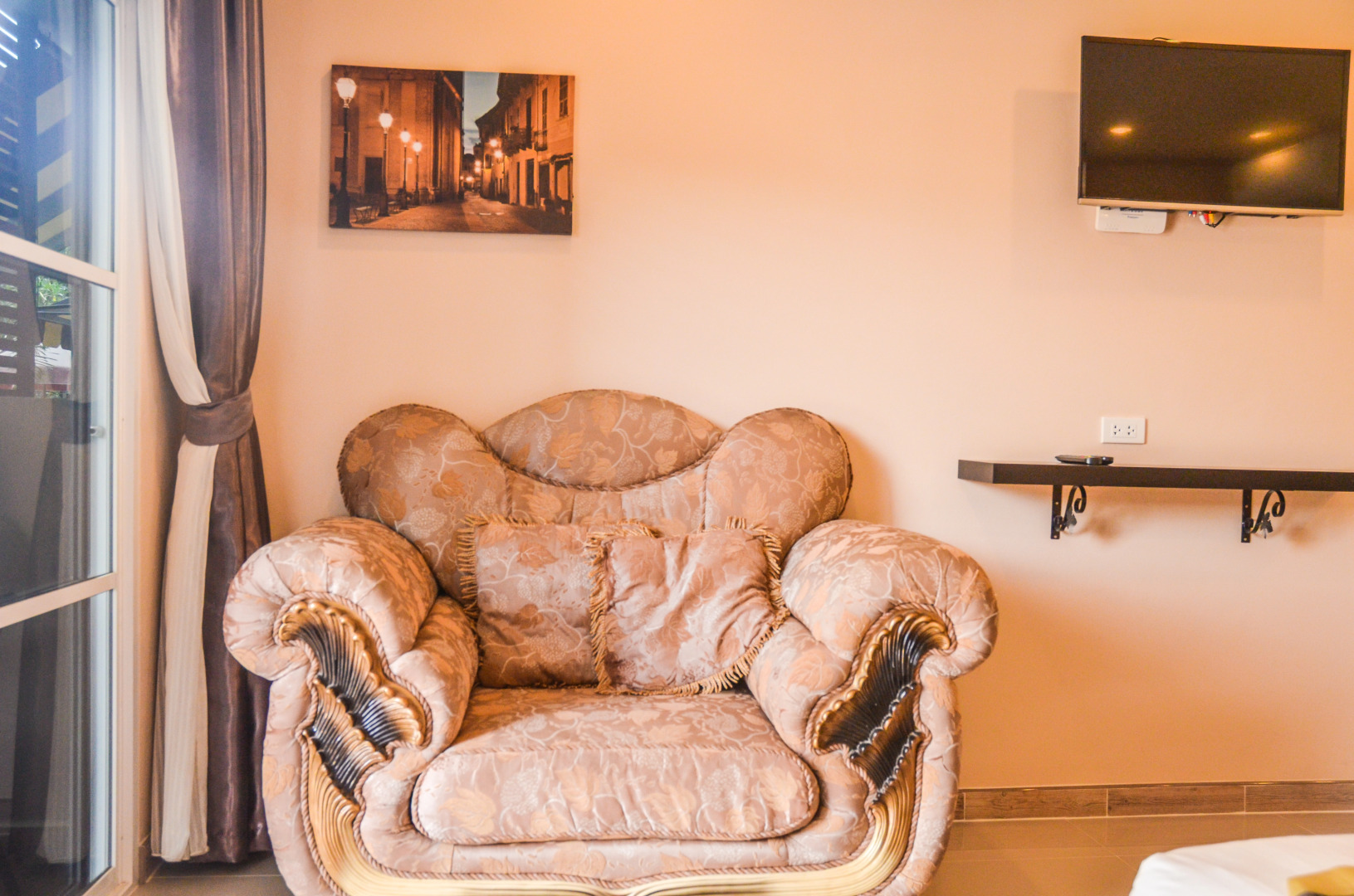 Отель 4 Palms Resort