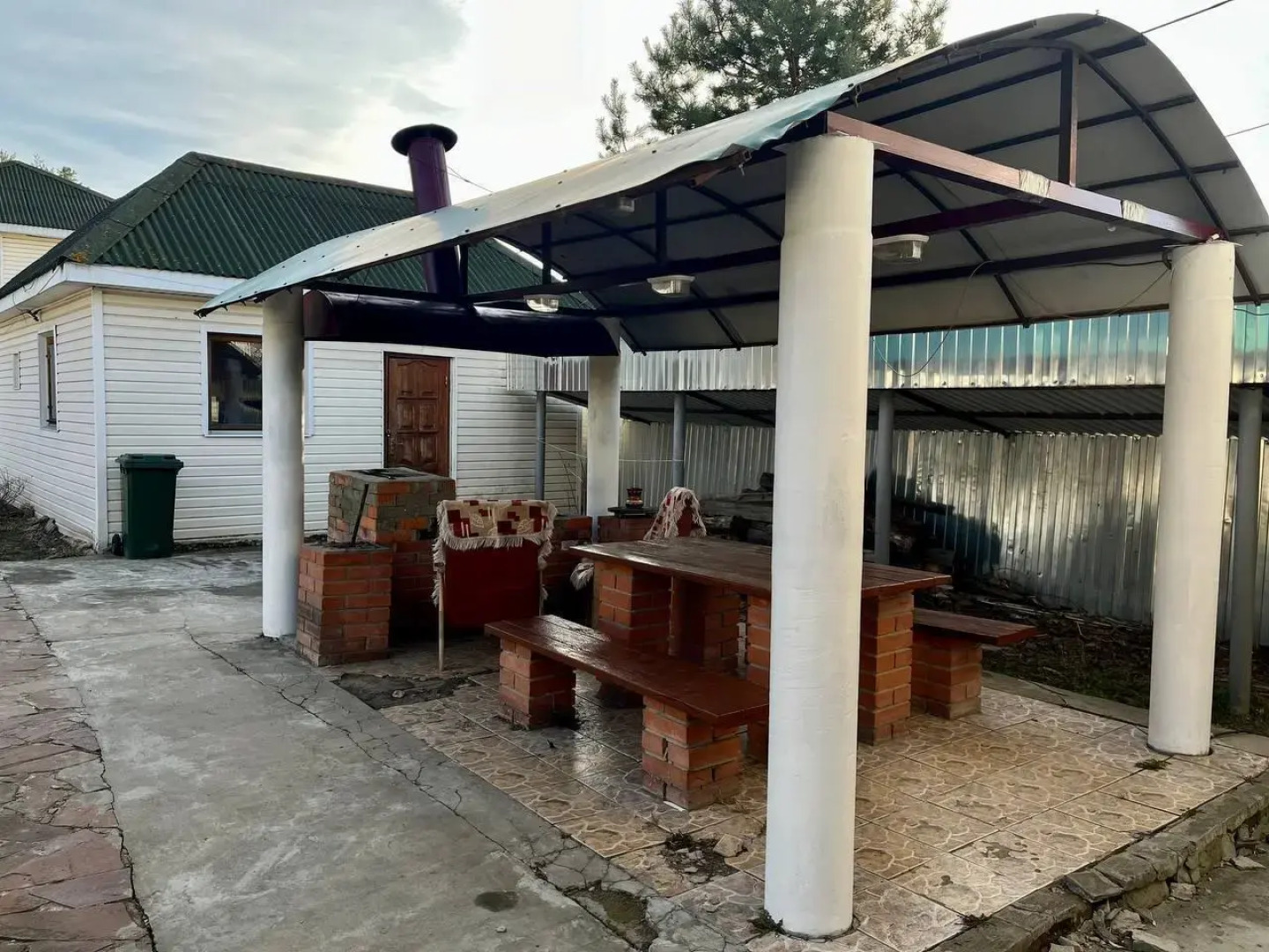 Частный дом двухэтажный на 1-й Лесной улице 1