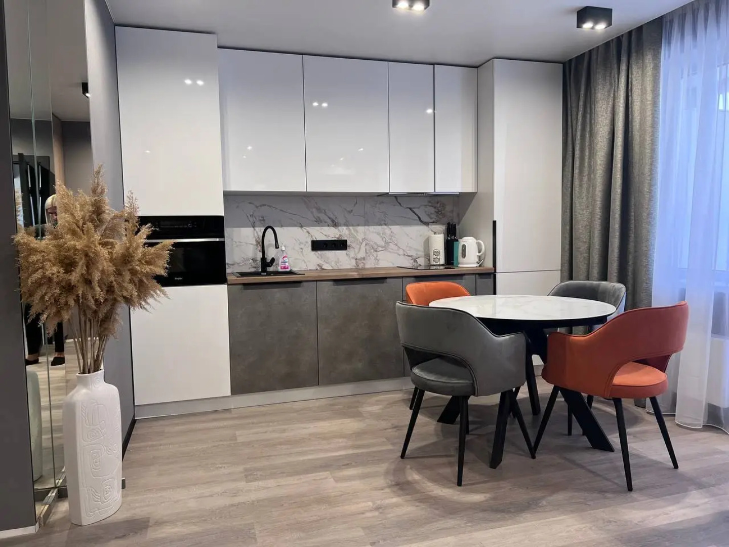 Квартира улица Глазкова 12- новый дом в самом сердце города