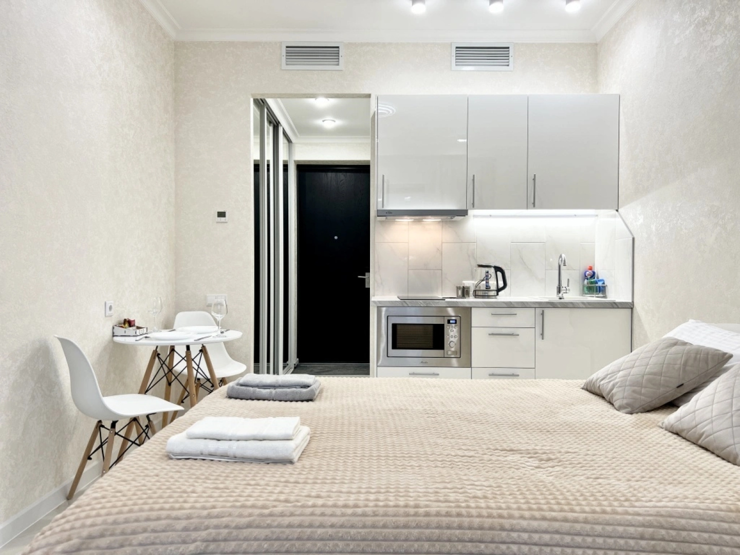 Апартаменты Улучшенные Docklands 2
