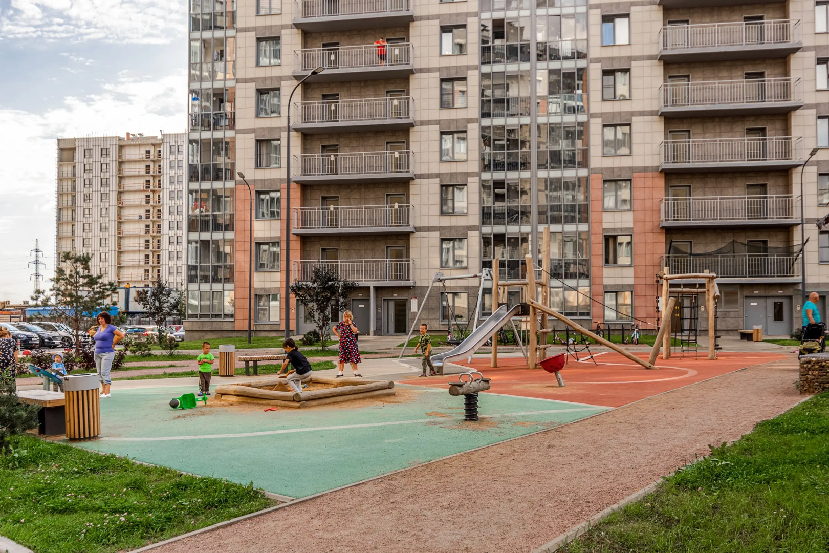 Апартаменты 1896. Дизайнерская Квартира с Тропическим Душем