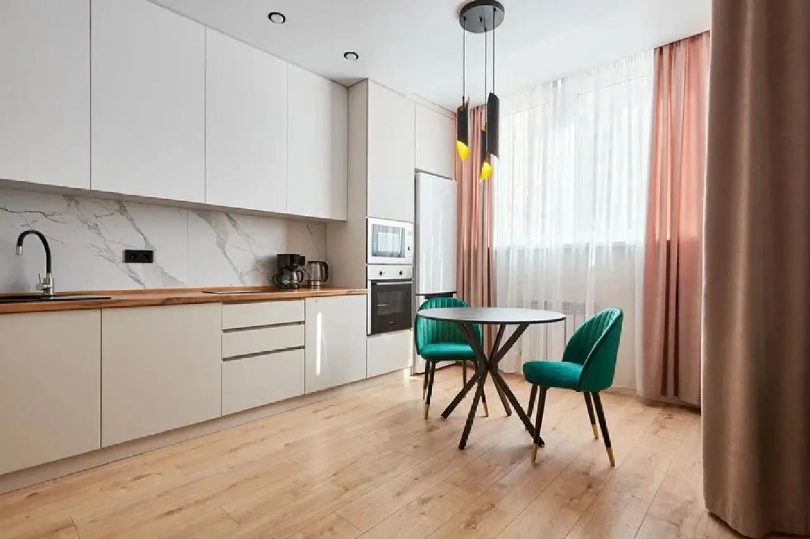 Апартаменты На Героя Георгия Бочарникова 14