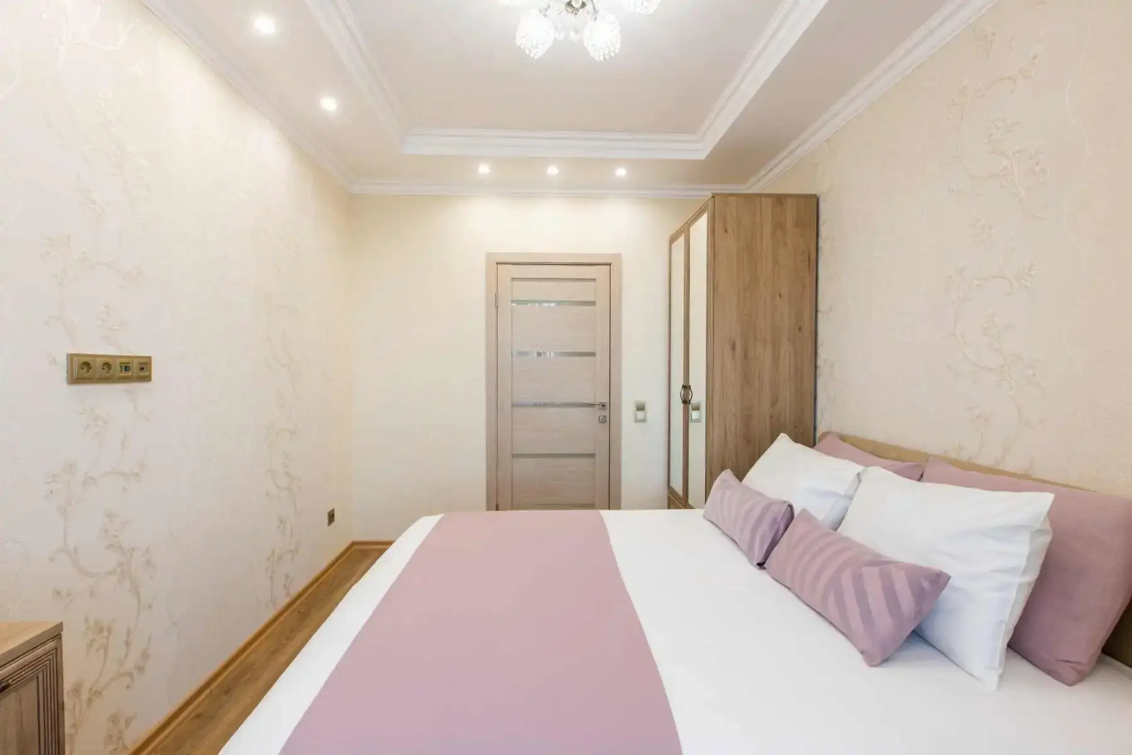 Апартаменты Сутки Уфа на Рудольфа Нуреева 6-236