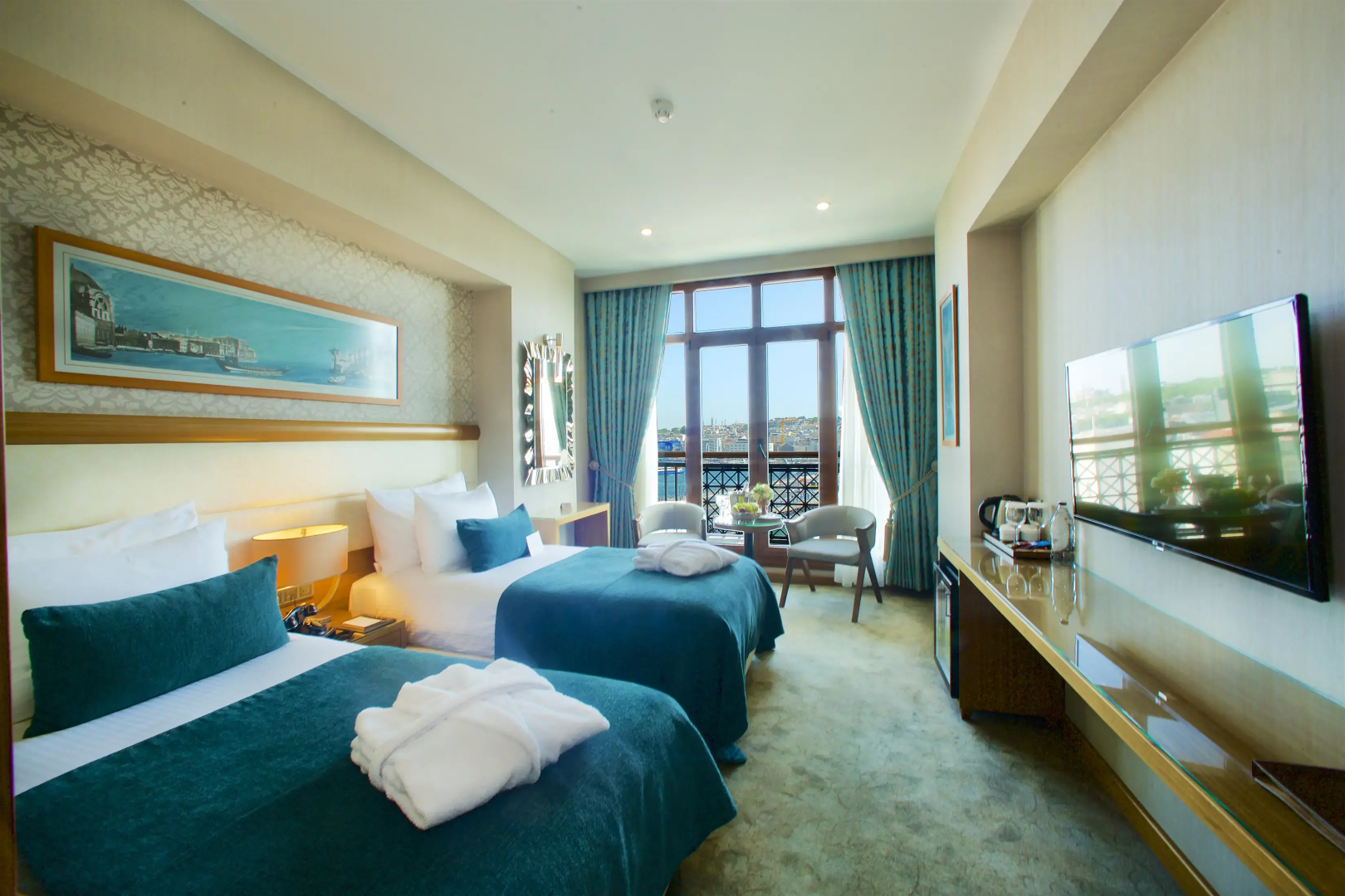 Momento Golden Horn Hotel