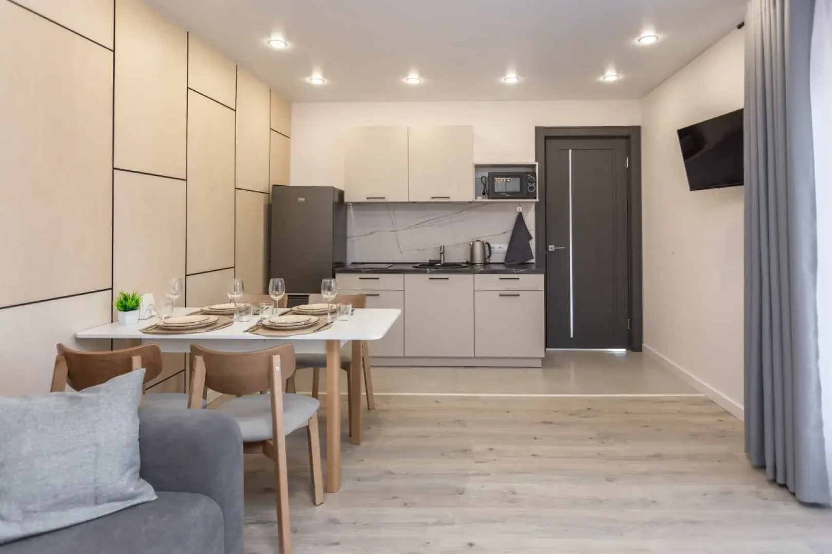 Частный дом студия с отдельной спальней