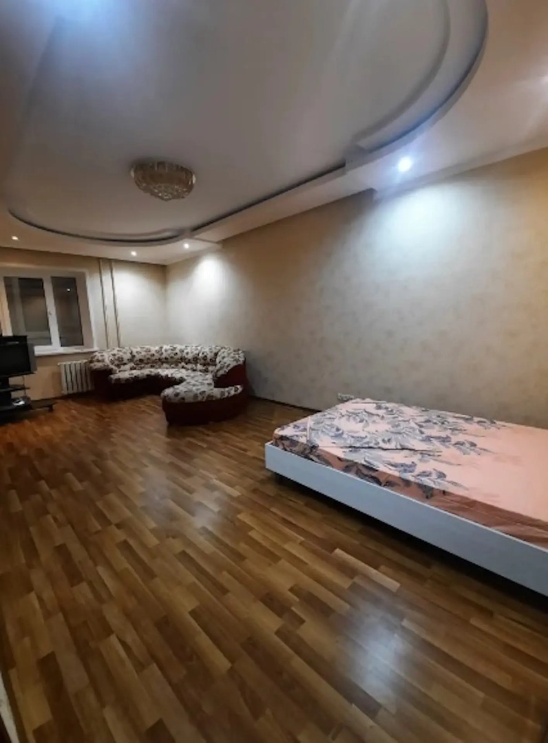 Квартира в Микрорайоне В-1 20