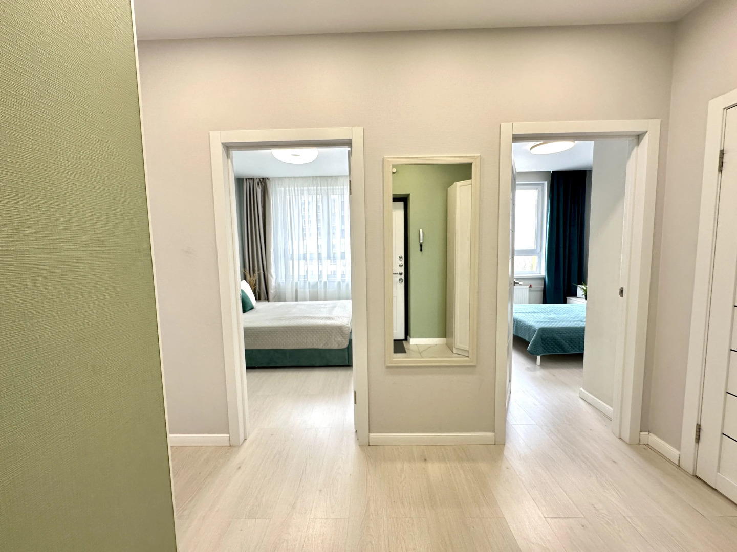 Апартаменты Люкс Аквамарин с дизайнерским ремонтом, для большой семьи