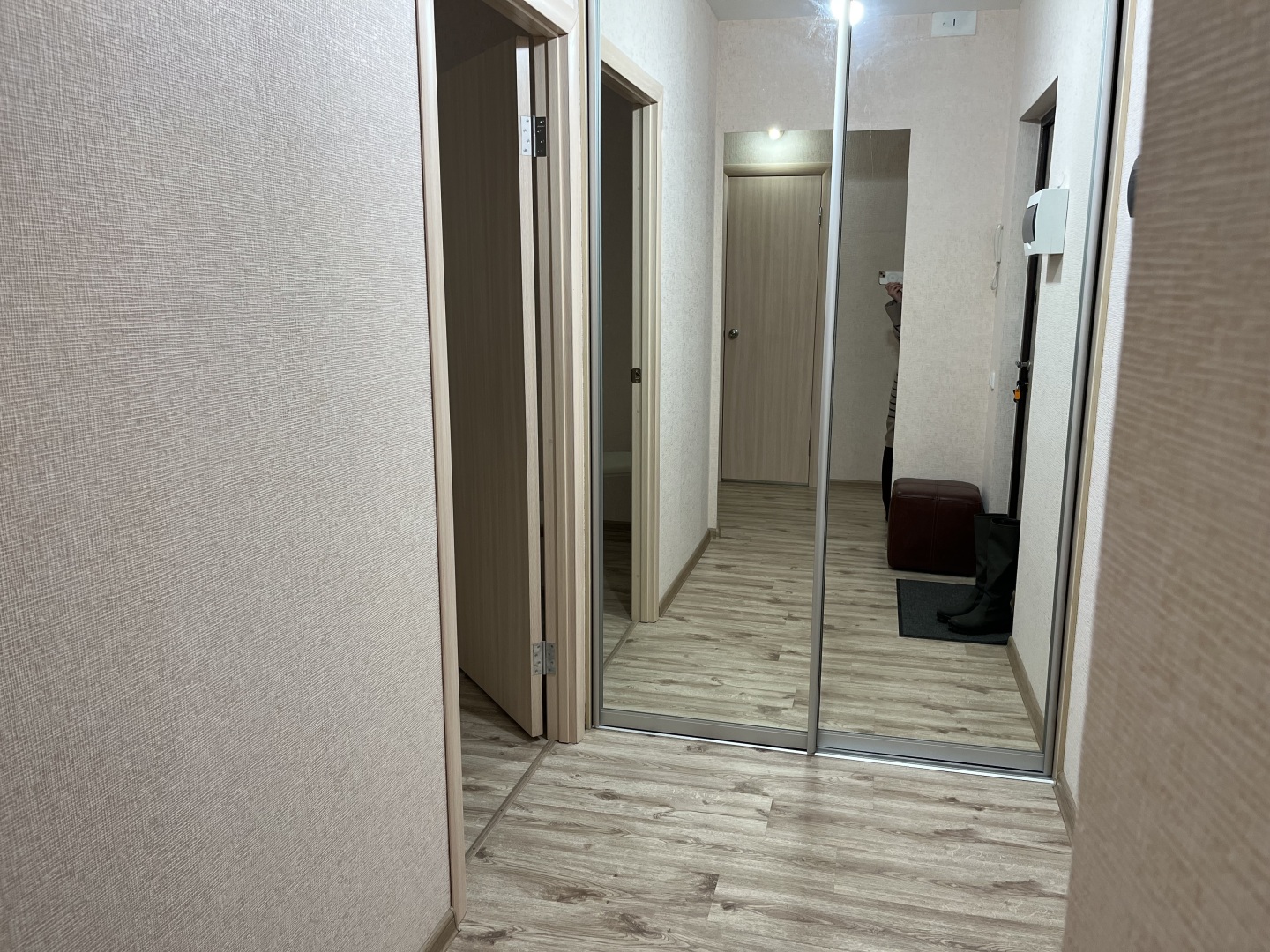 Квартира комфорт-класса возле ТРК Фиеста, начало паркового