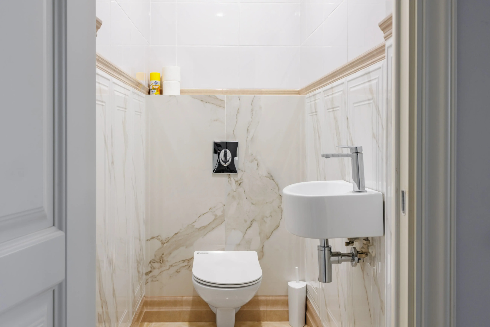 Апартаменты AURA с панорамными окнами и видом на горы