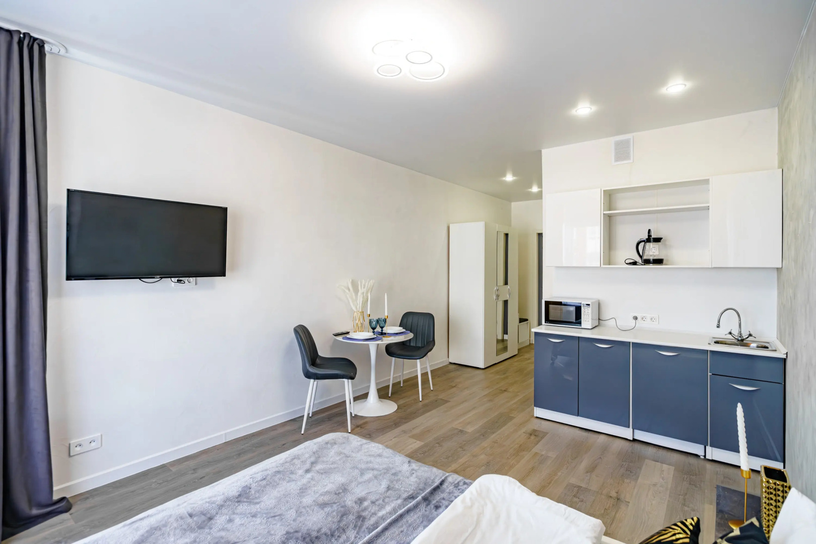 Апартаменты Брутальный Лев на 23 этаже с панорамным видом на реку