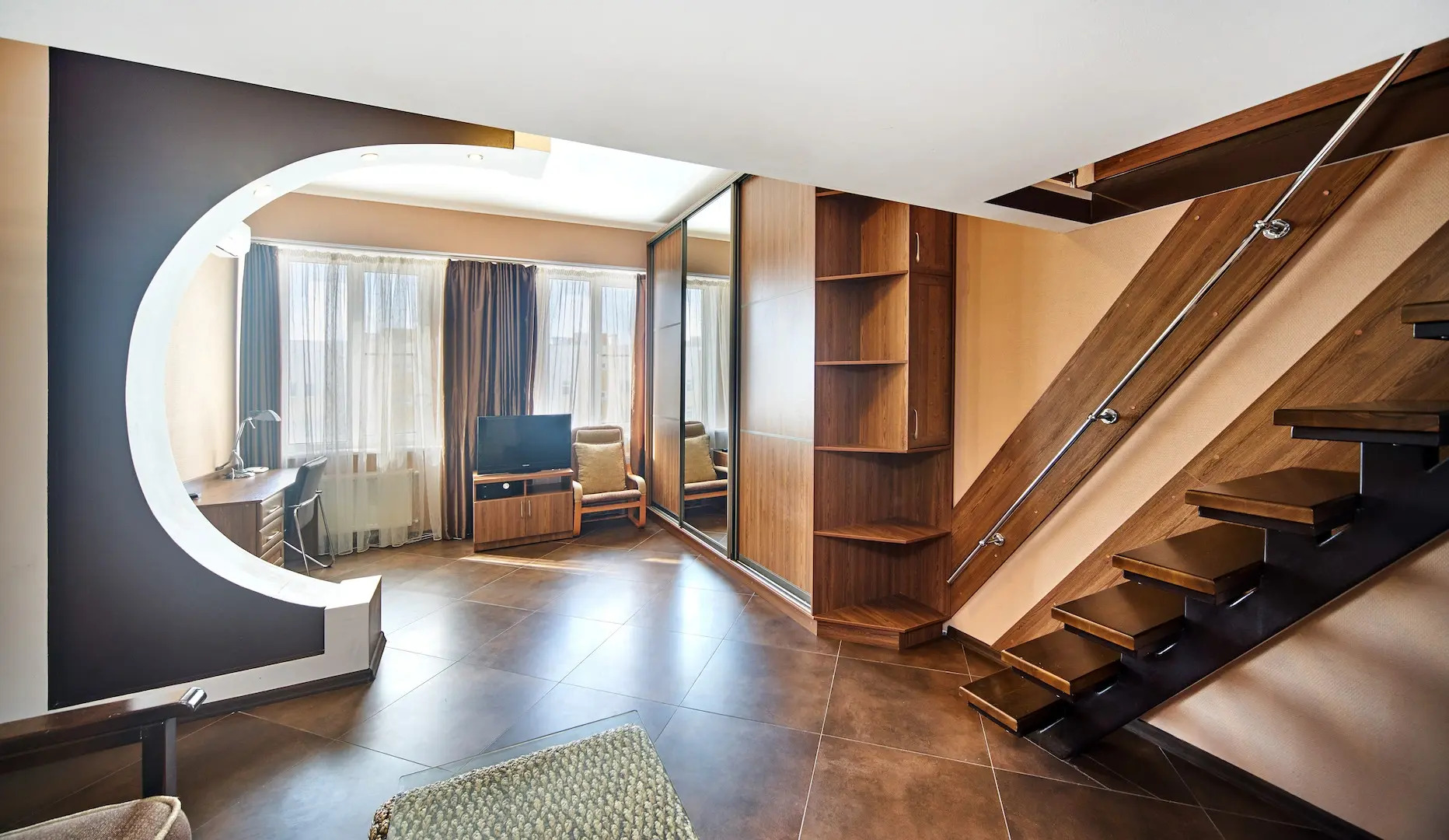 Двухуровневые апартаменты у моря на Античном