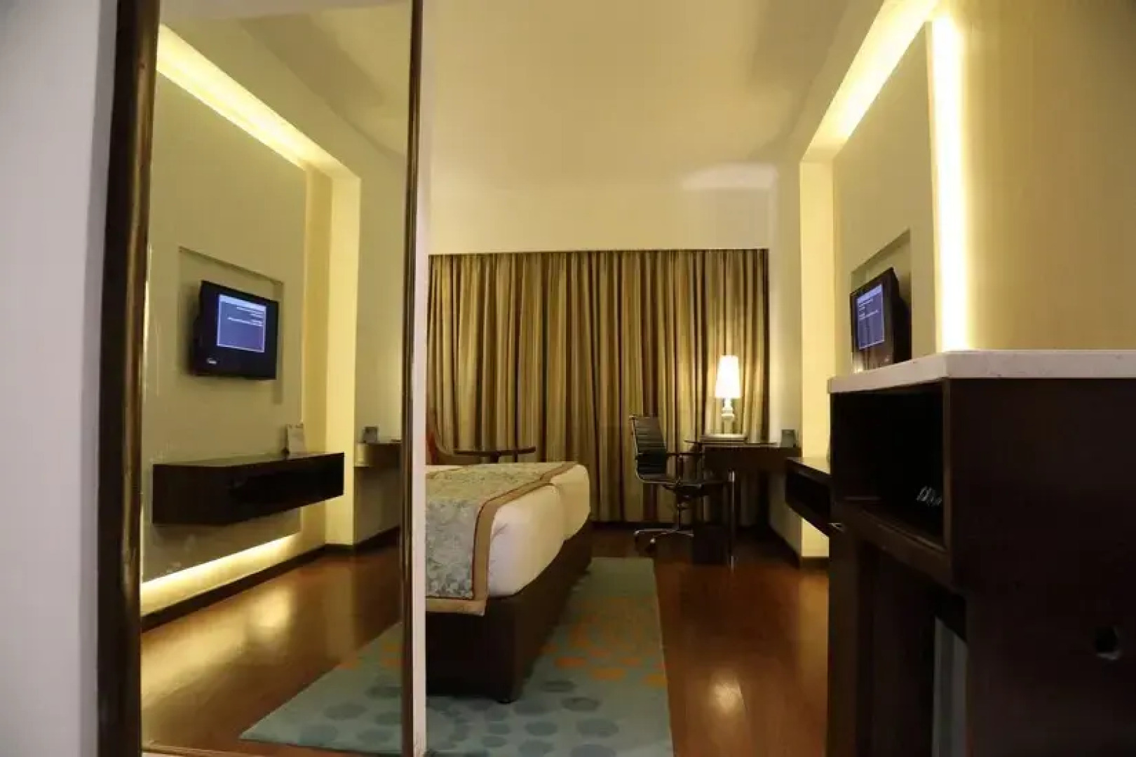 Отель Country Inn & Suites by Radisson Kota