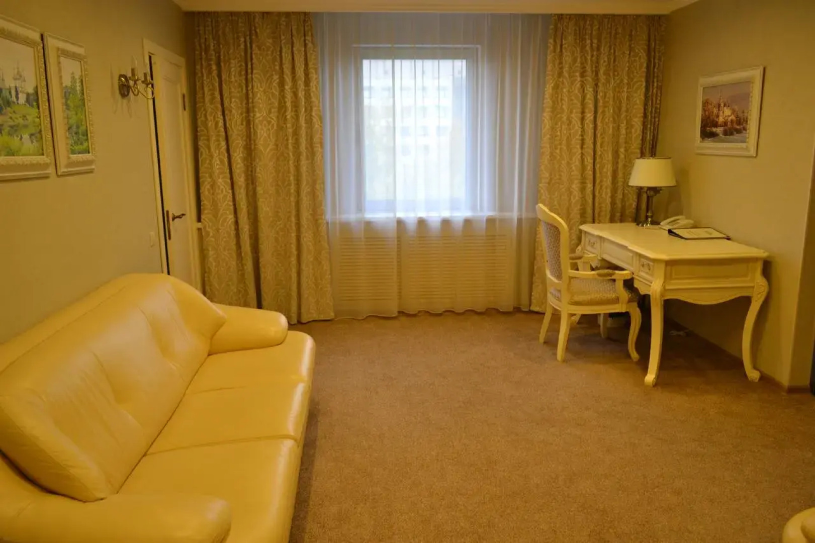 Отель Атриум