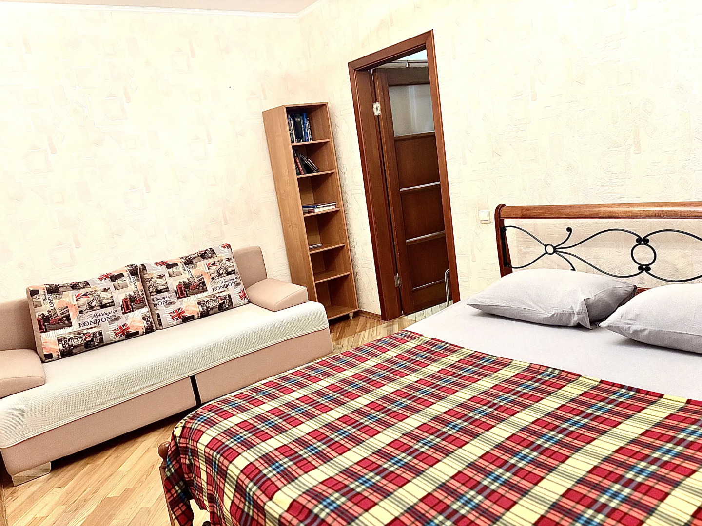 Апартаменты Бакинская 18к1