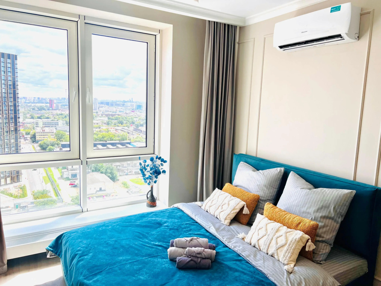 Апартаменты студия на Новоостаповской 20