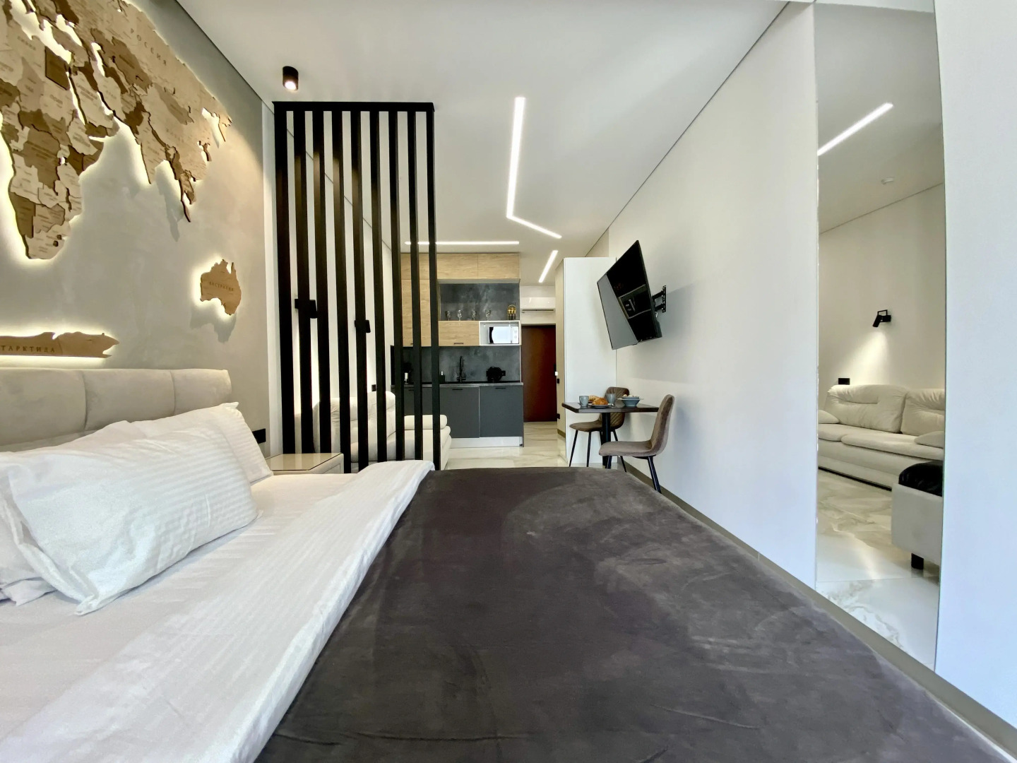 Апартаменты в отеле с подогреваемым бассейном