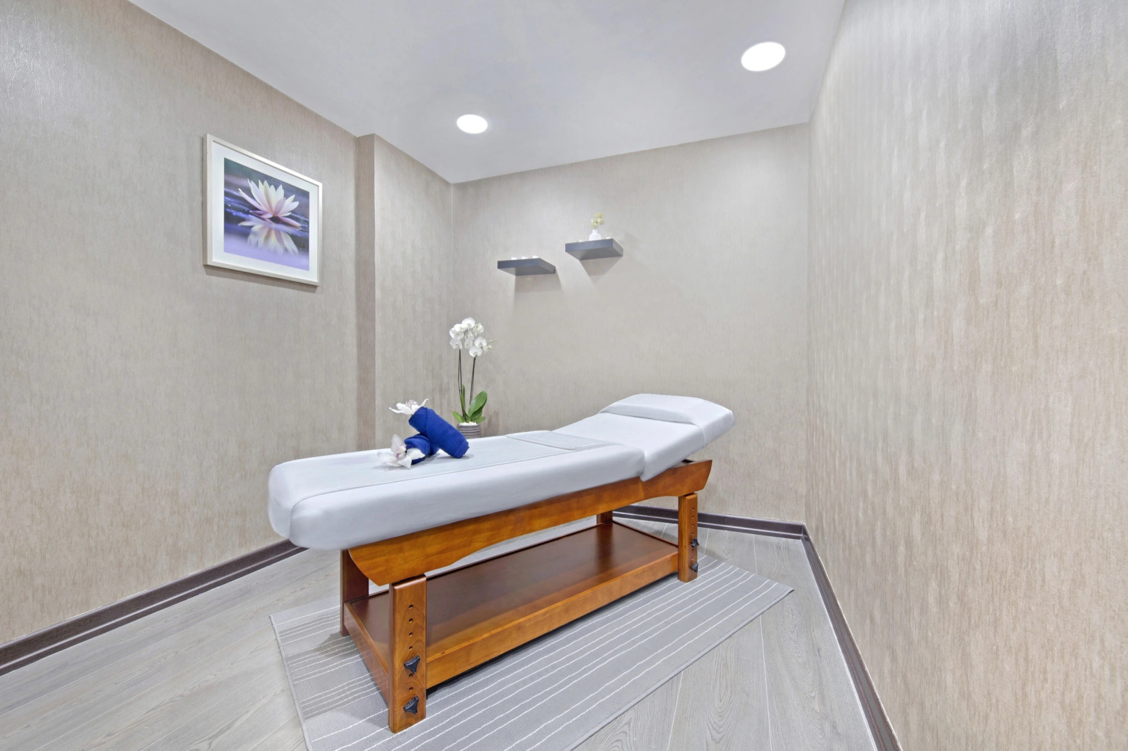 Отель The Curve