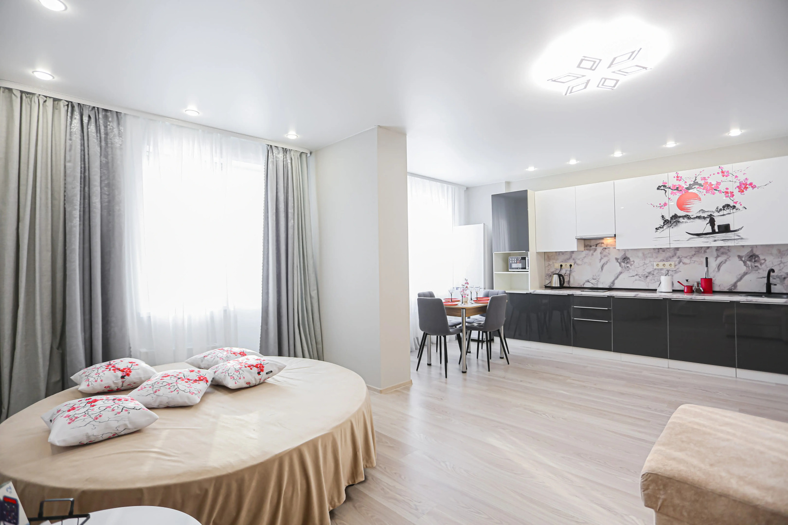 Апартаменты SunSet 2-Оранжерейная 2к1 кв 229