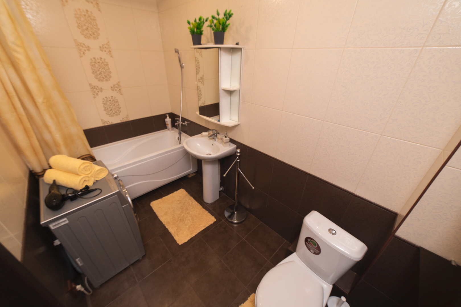 Апартаменты Novin квартал с видом во двор