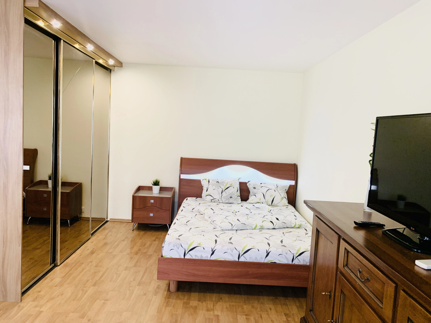 Апартаменты HotelRoom24 у метро белорусская