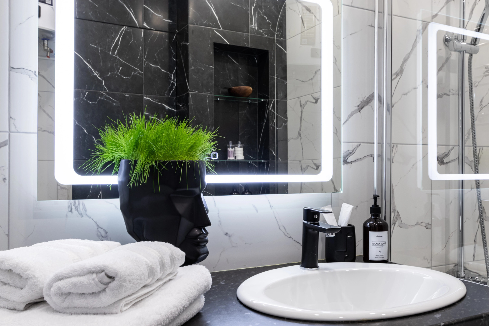 Квартира RoomyRoom Emerald