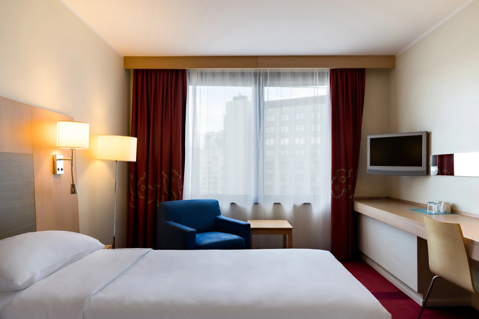 Отель Космос Прибалтийская