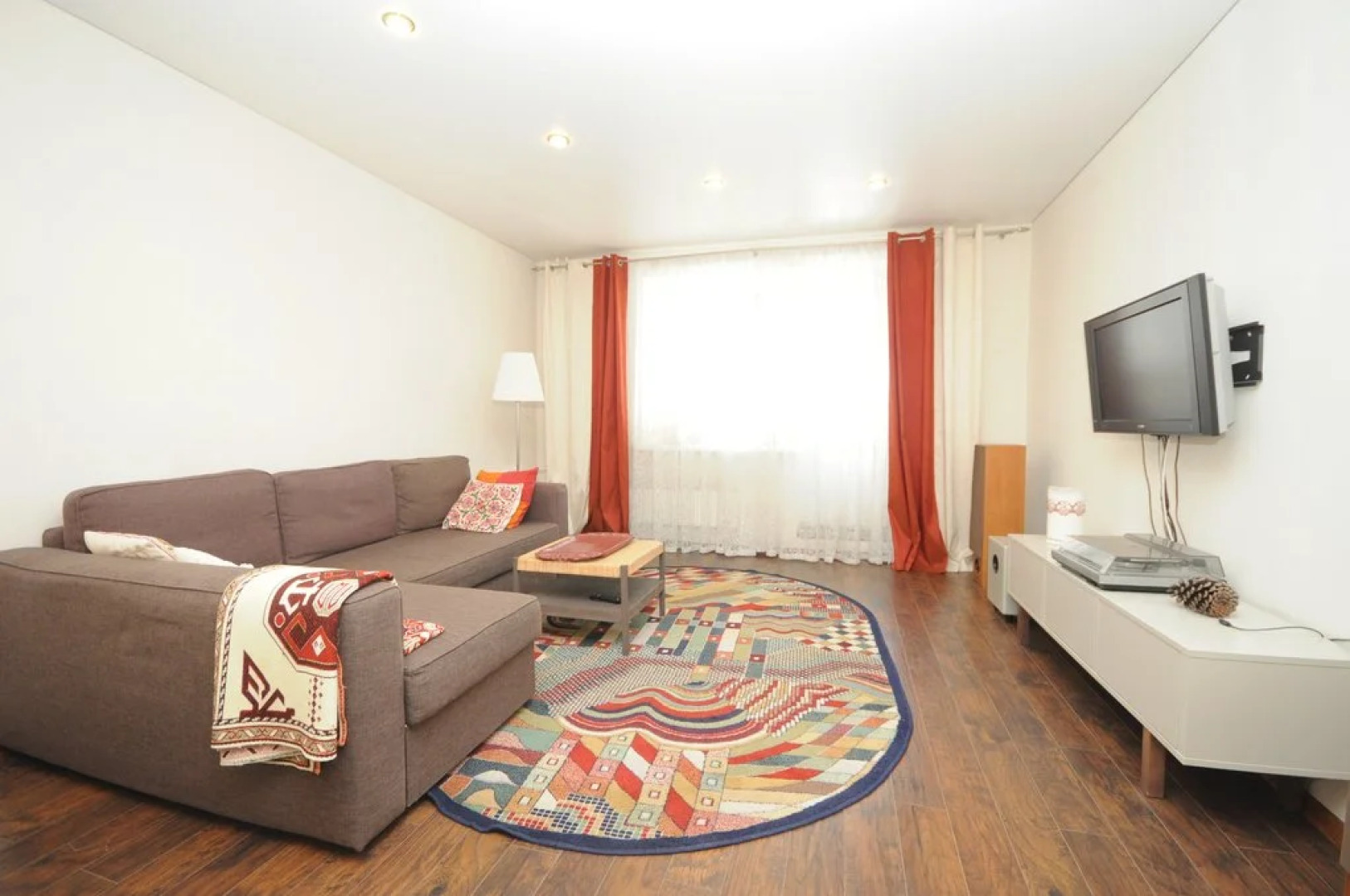 Апартаменты Уютная Трехкомнатная Квартира